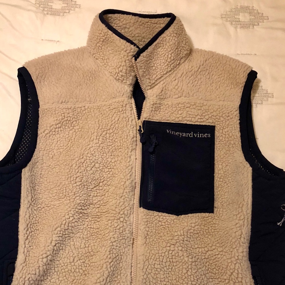 Brand new Vineyard Vines vest! Perfect for fall.
